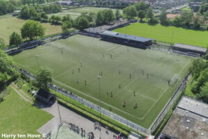 Foto: Officiële ingebruikname vernieuwde kunstgrasvelden Burgemeester Bode Sportpark