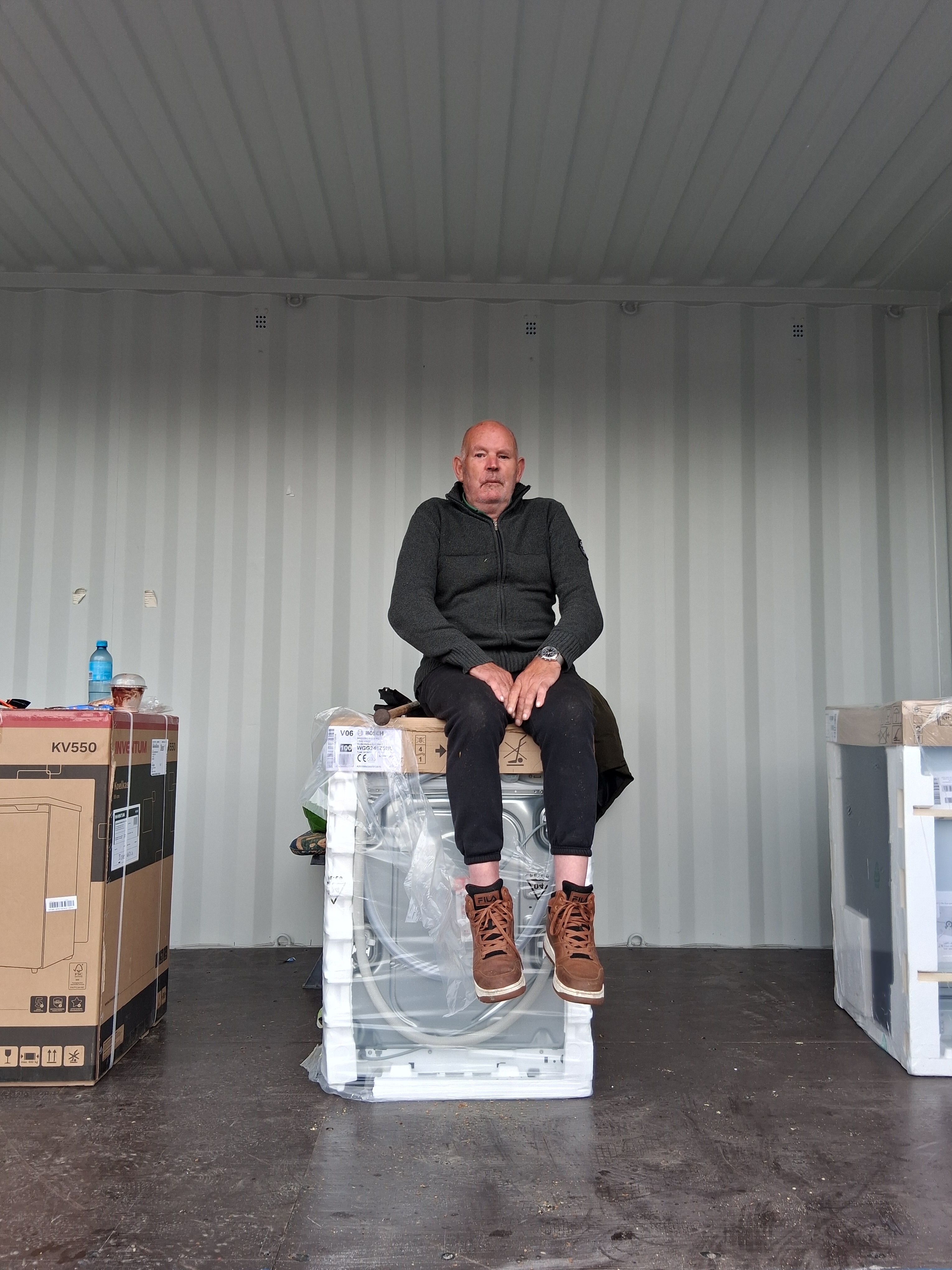 Foto: Aart van ’t Hul wint wasmachine zitten tijdens Schapenmarkt Oldebroek