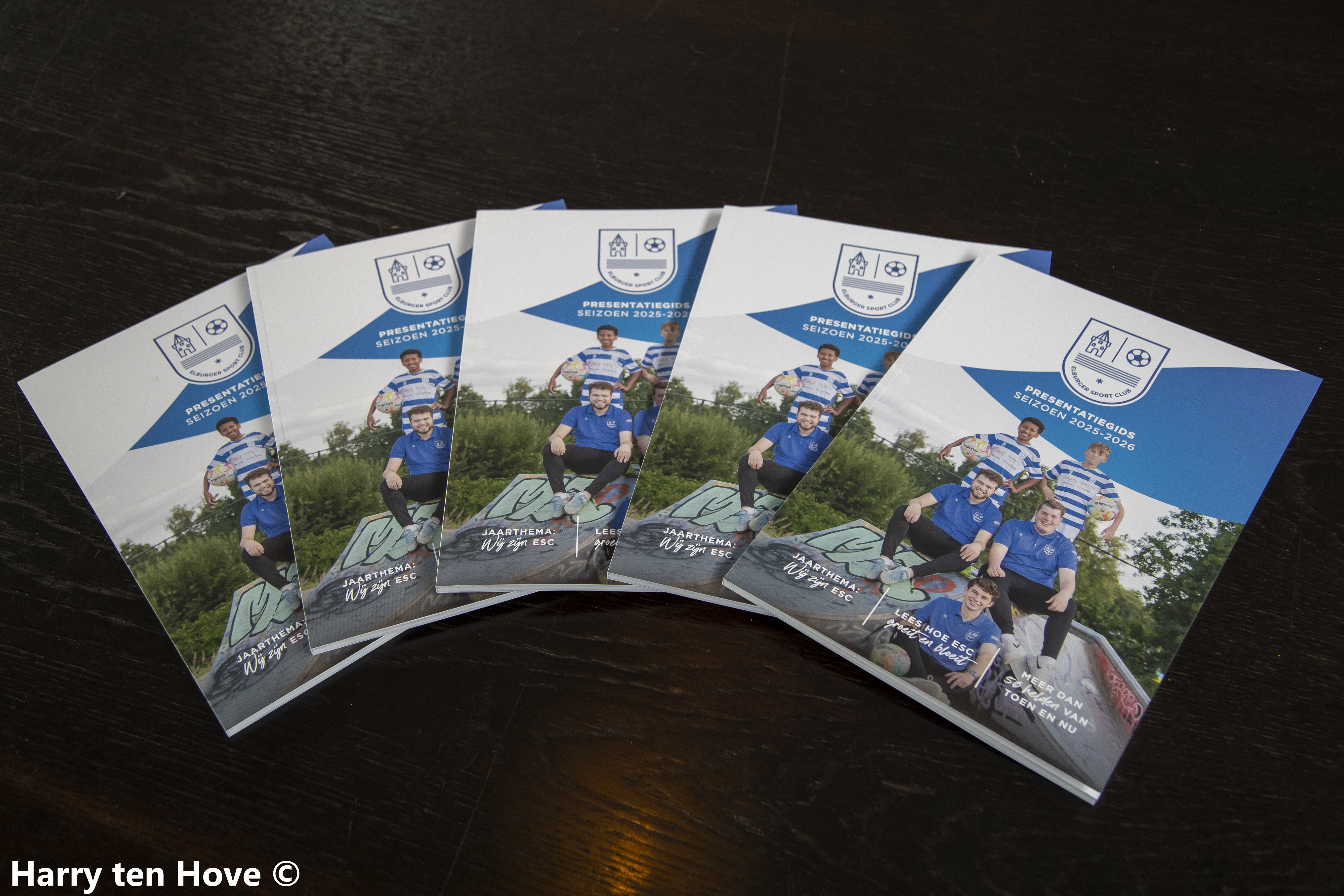 Foto:  Uitreiking eerste presentatiegids ESC 