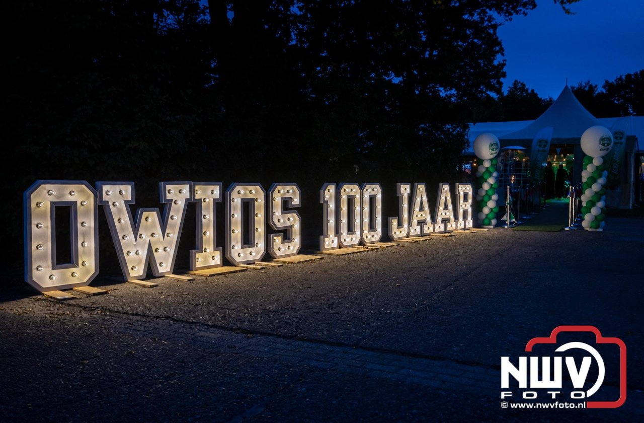 Foto: Tafelgesprek tijdens jubileum 100 jaar OWIOS