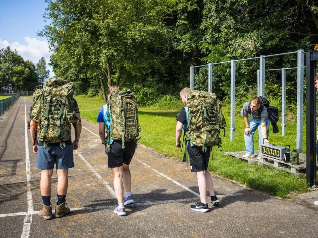 Foto: Nieuwe keuringslocatie Defensie geopend in Wezep