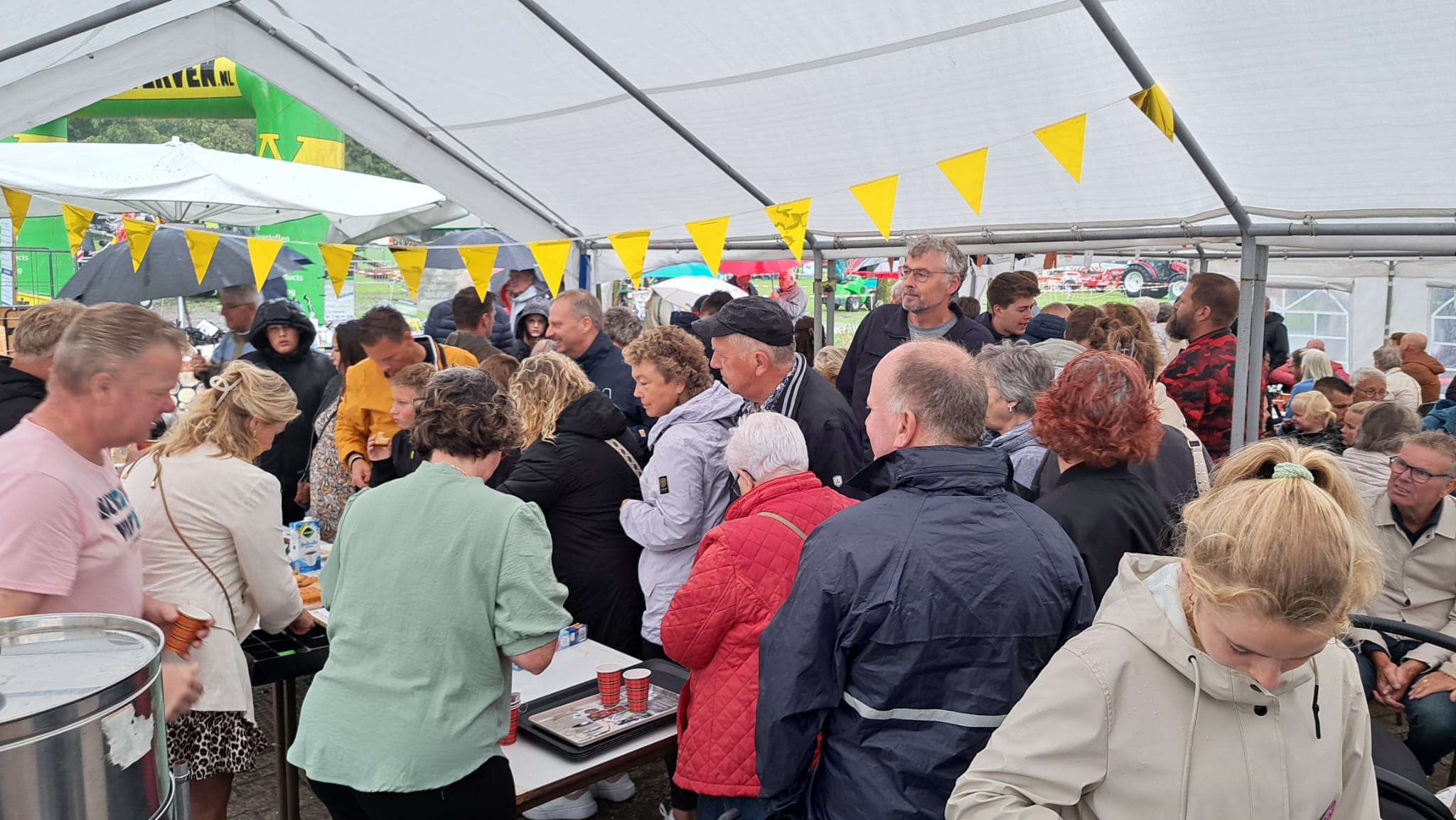 Foto: Koffietent op de Schapenmark
