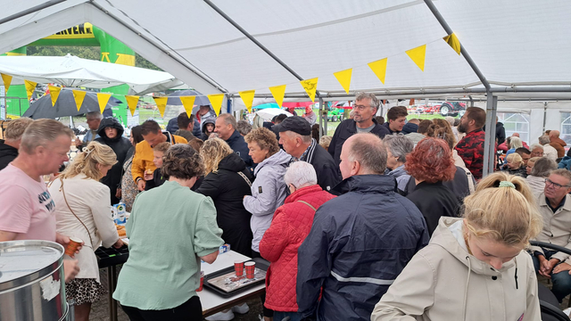 Foto: Koffietent op de Schapenmark