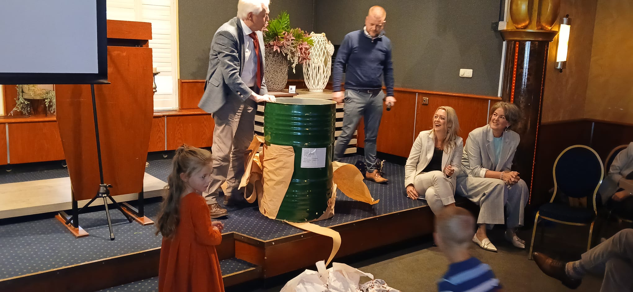 Foto: VIDEO | Afscheidsreceptie Henk Wessel: een warm en welverdiend eerbetoon