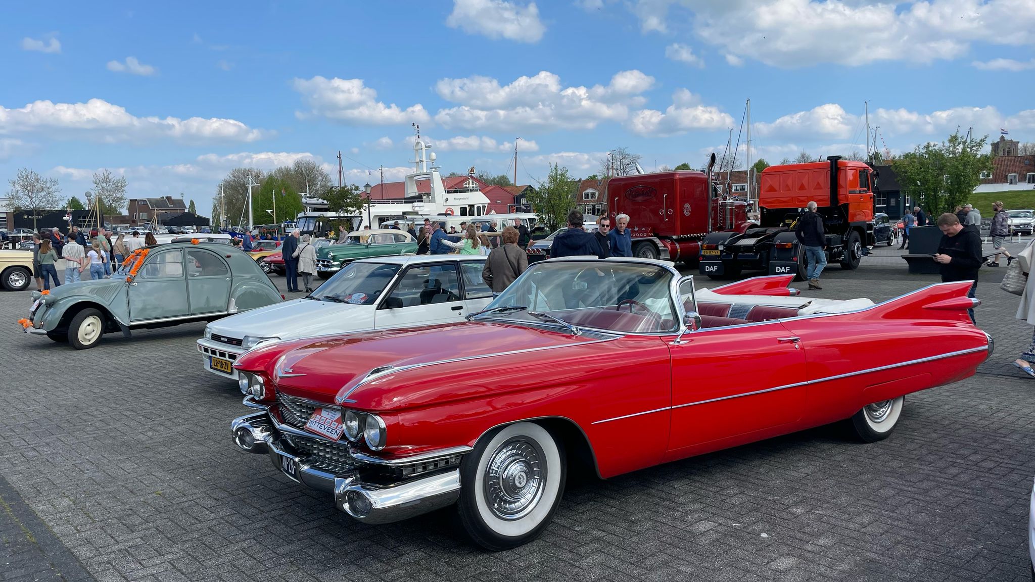 Foto: Oldtimerrit en presentatie Rijdend Elburgs Erfgoed