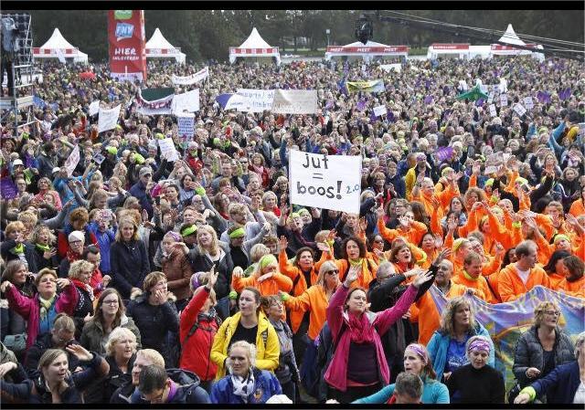 Foto: Voorwaardelijke celstraf voor Elburgse na rellen op Malieveld