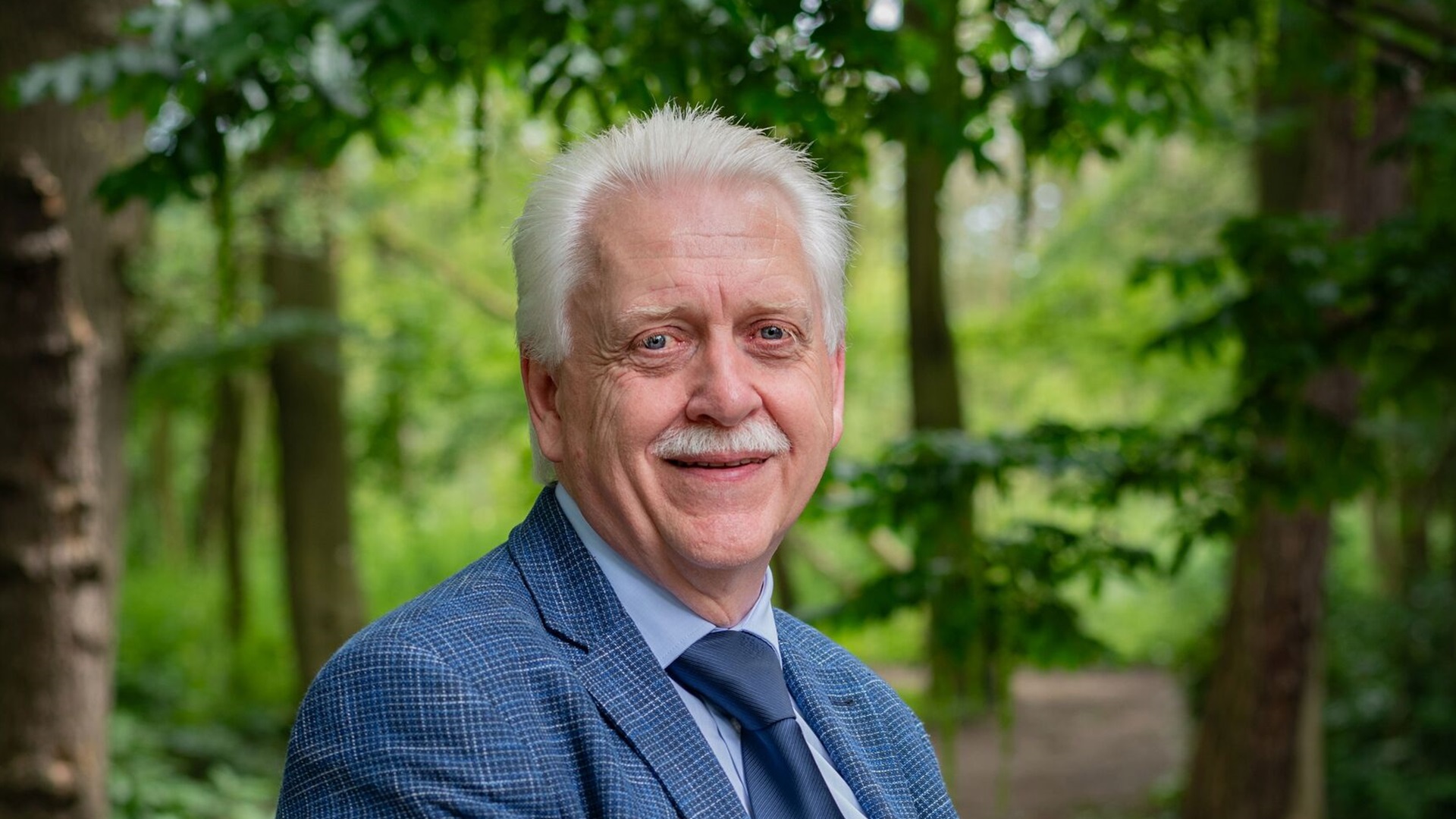 Foto: VIDEO | Wethouder Henk Wessel neemt afscheid na 27 jaar dienst in Elburg