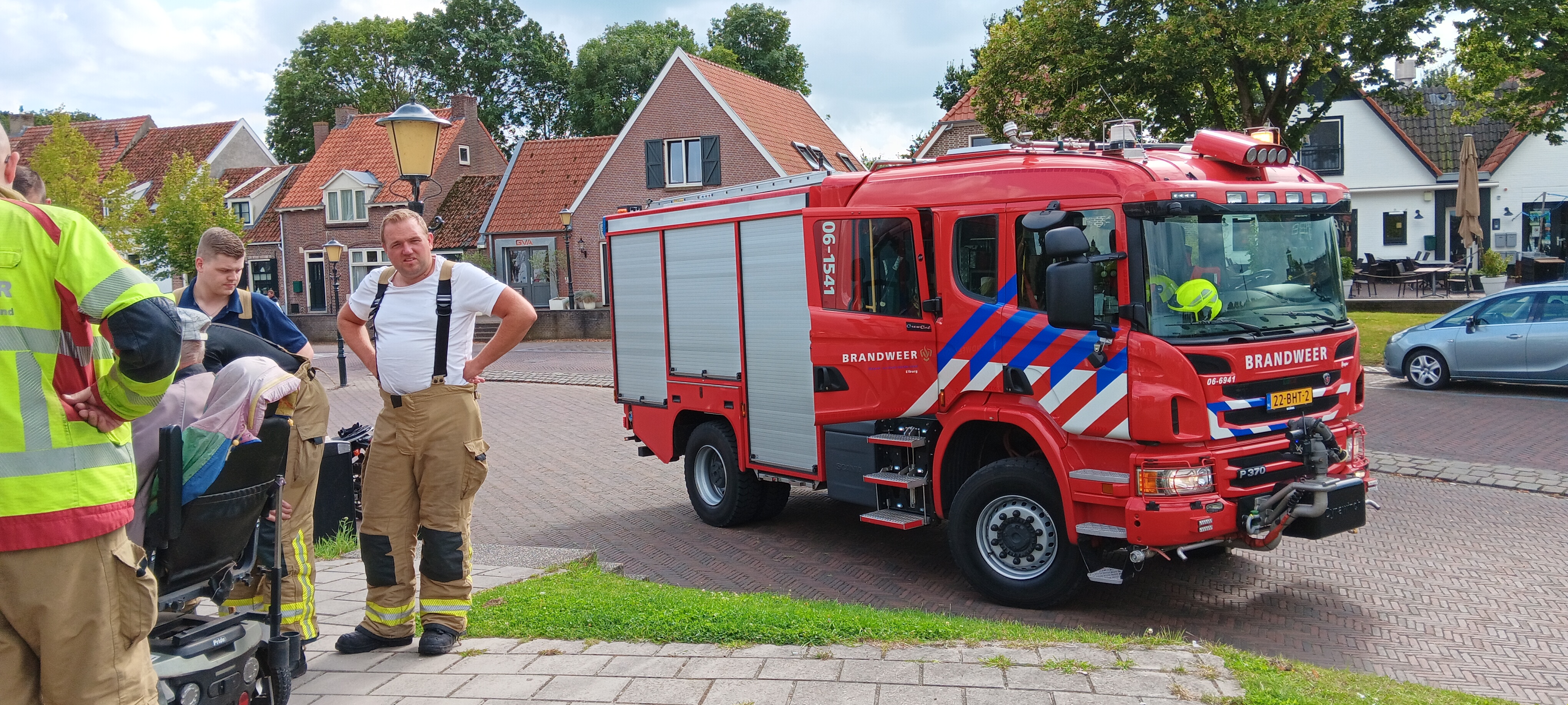 Foto: Brandweer dienstverlening 'vermoedelijke insluiting toilet'