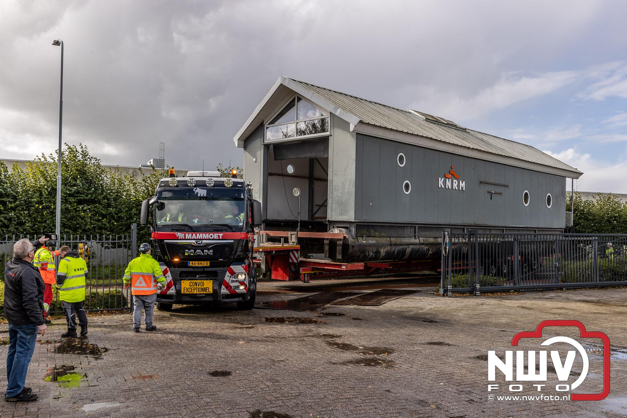 Foto: Boothuis KNRM Elburg na onderhoud op 6 december weer te water