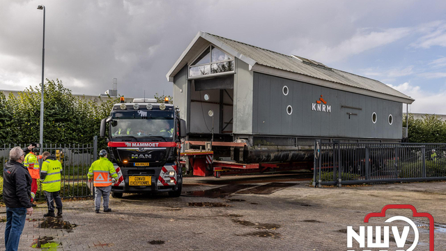 Foto: Boothuis KNRM Elburg na onderhoud op 6 december weer te water