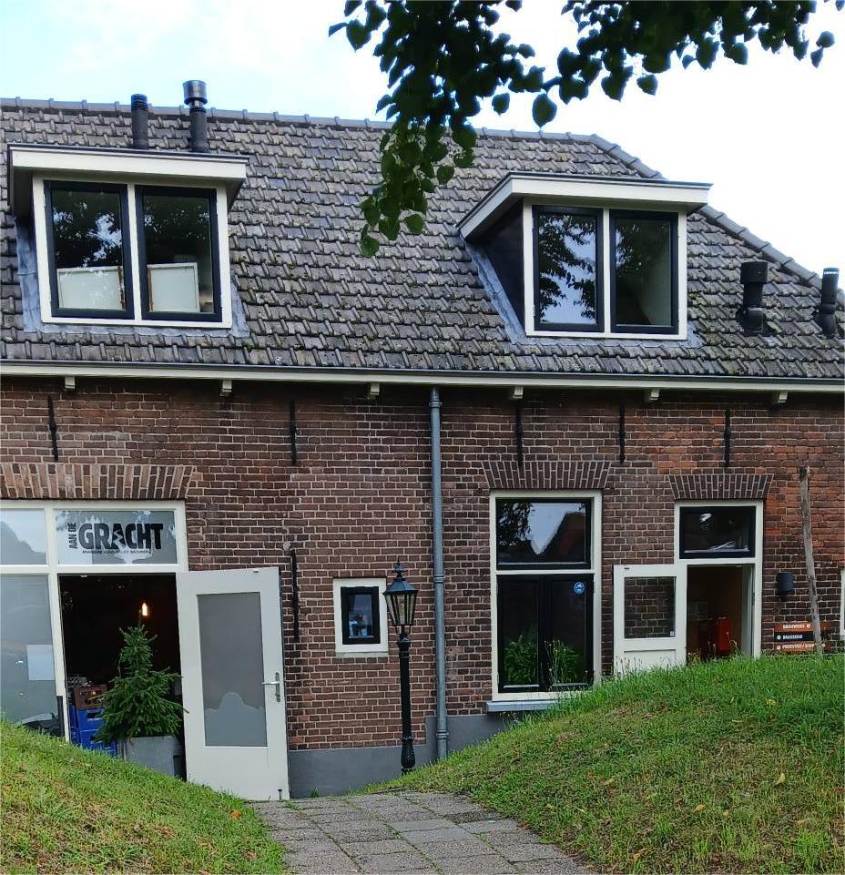 Foto: Brandmelding bij Restaurant aan de Gracht: wasdroger oorzaak van rookontwikkeling