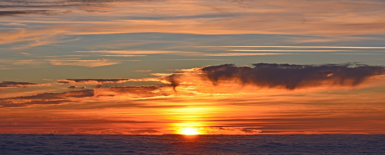 Foto: Airco, Autotocht en Avondrust