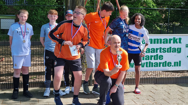 Foto: G1 team 't Harde winnaar  van geslaagd G-voetbaltoernooi