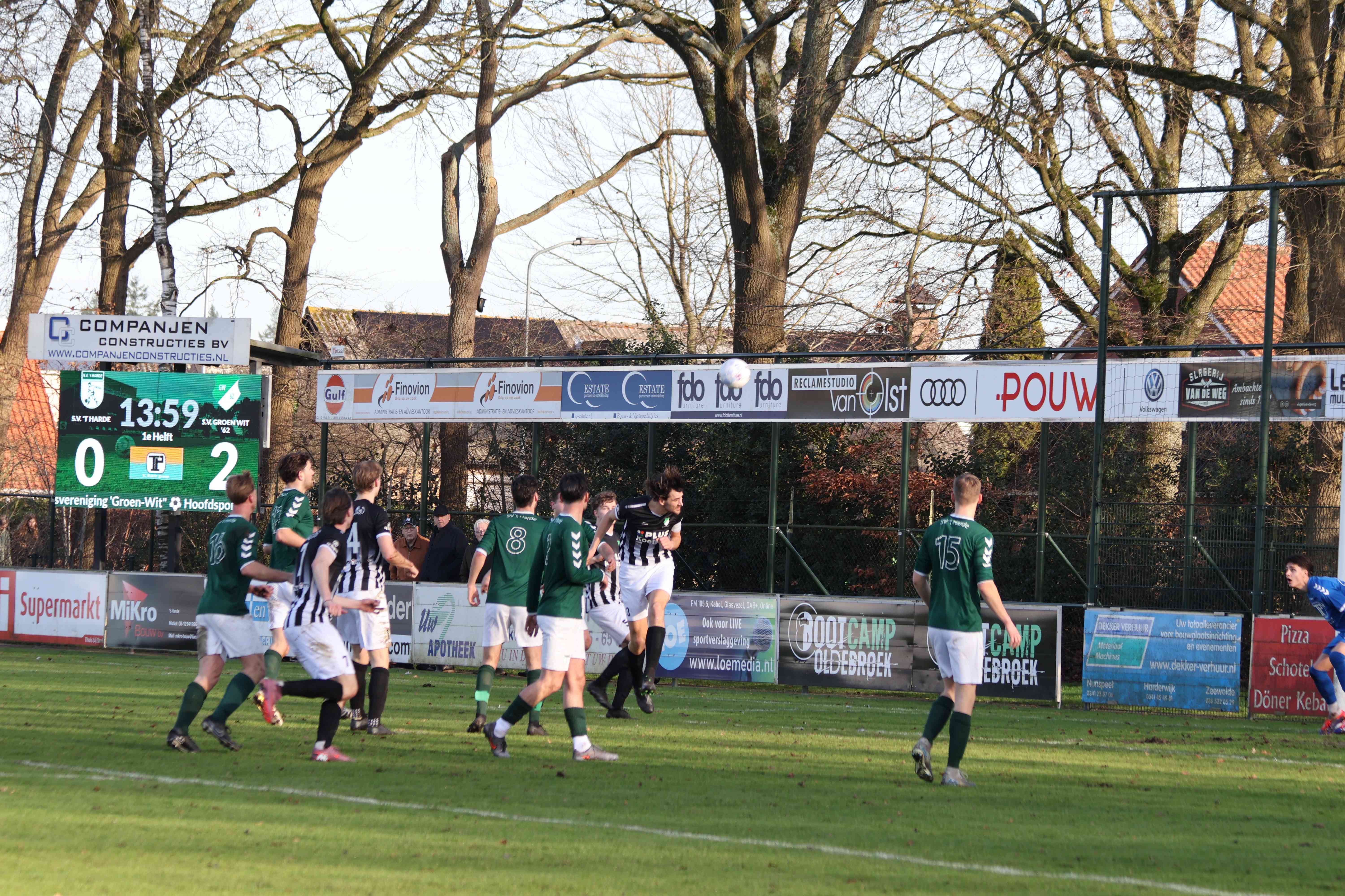 Foto: S.V. ’t Harde begint stroef na winterstop: duidelijke nederlaag tegen Groen-Wit ’62