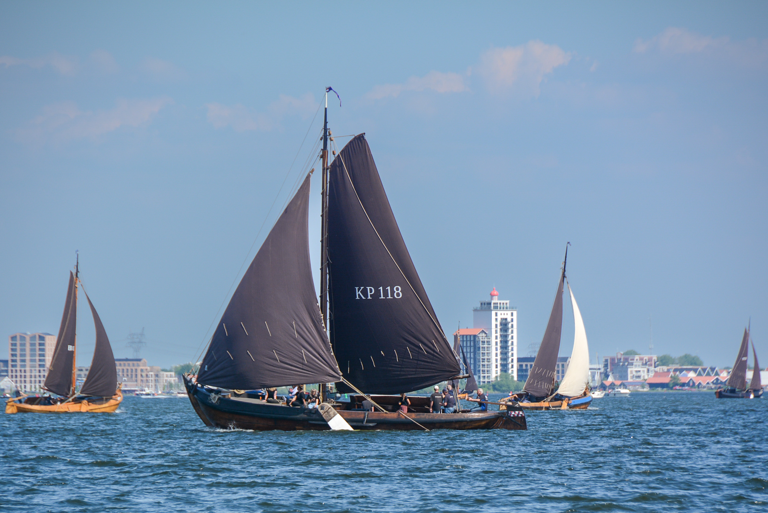Foto: Derde Eibert den Herder Botter Zeilregatta met bijzondere accenten