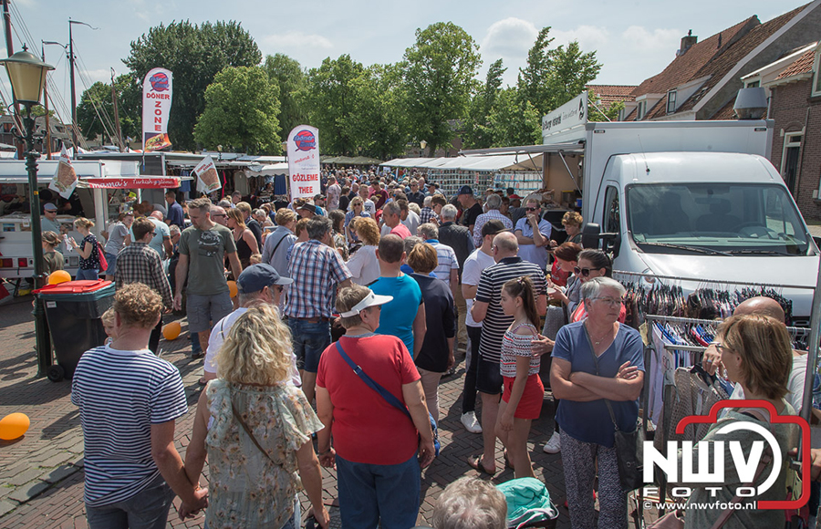 Foto: Bijna tijd voor de Pinkstermarkt van Elburger SC. Help jij een handje mee
