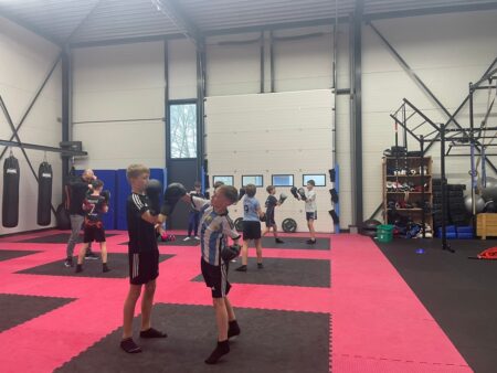 Foto: GT Trainingen en Tennis Club Elburg faciliteren ESC jeugd in het breed motorisch ontwikkelen
