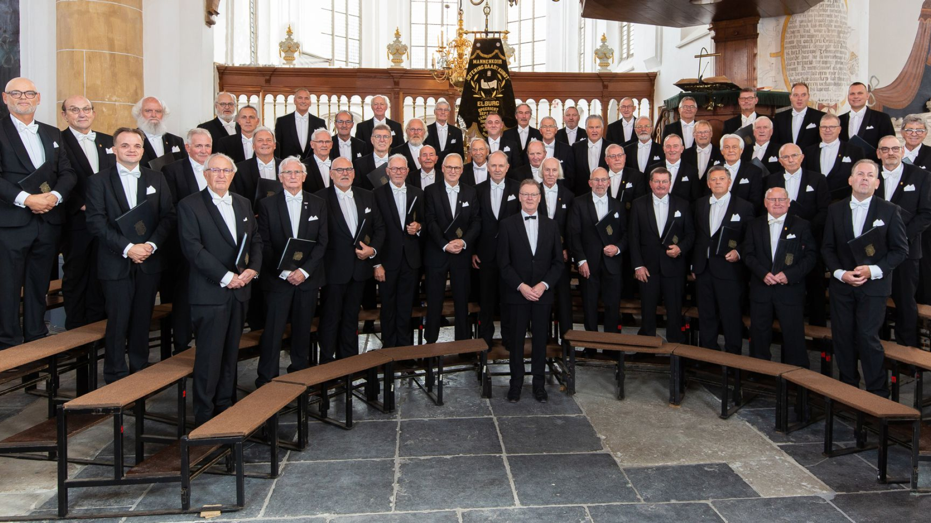 Foto: Groot Oranjeconcert Elburgs Mannenkoor O.B.K. in Grote Kerk Elburg