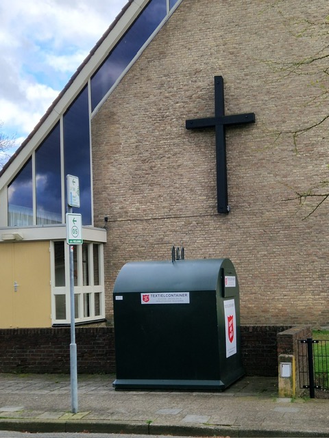 Foto: Leger des Heils en Goede Herderkerk gaan samen kleding inzamelen