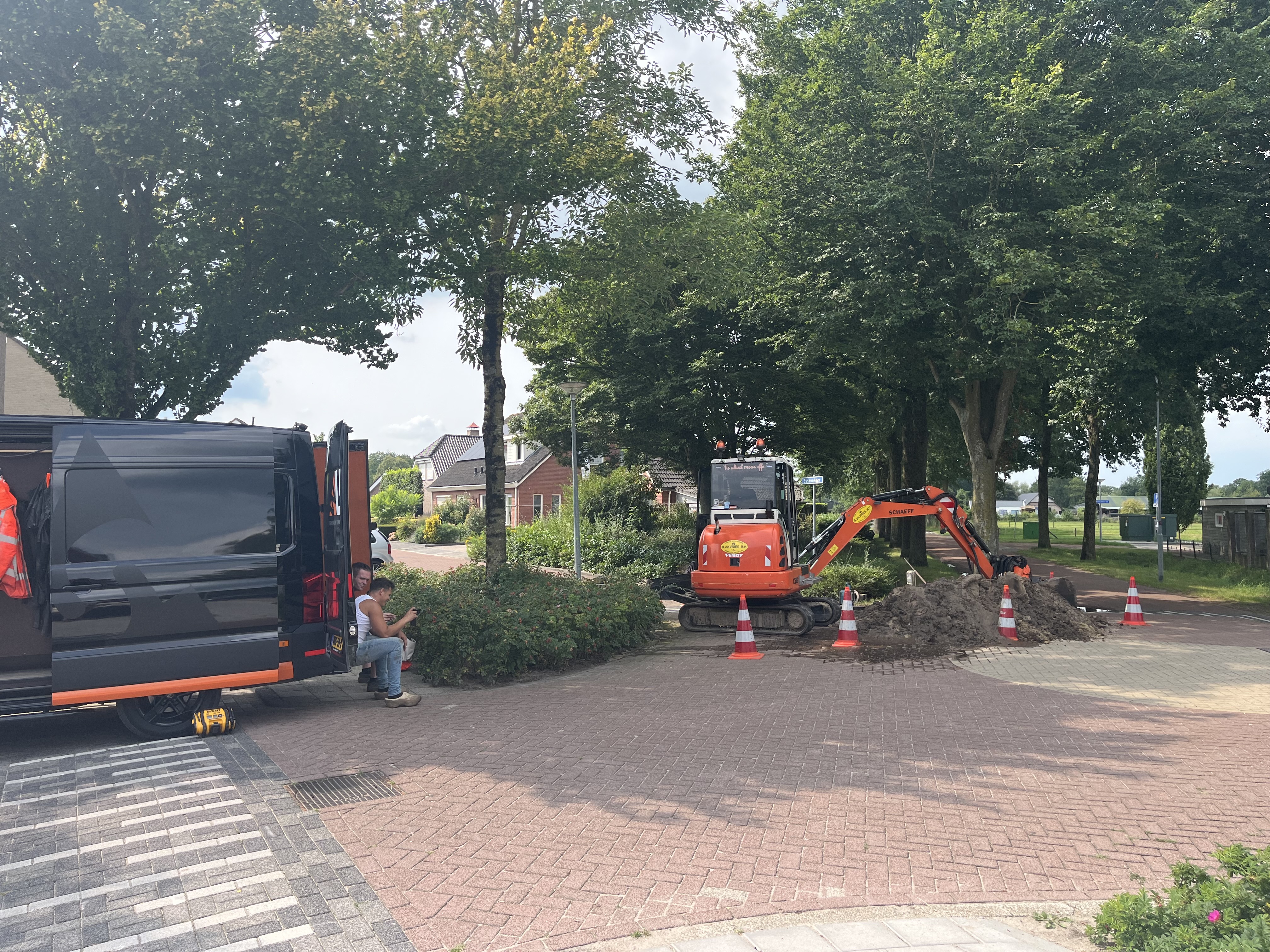 Foto: Waterleiding gesprongen in Oosterwolde