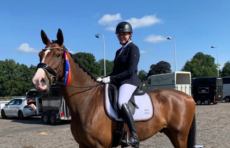 Foto: Eerste prijs voor Mandy Koops en L'Expression