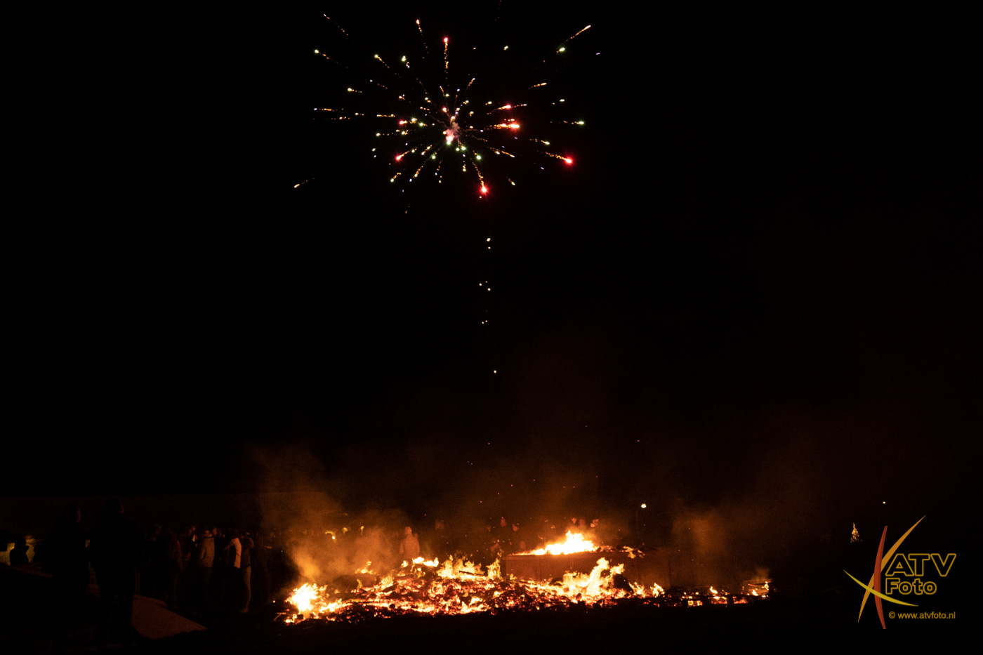 Foto: Foto's: Vreugdevuur in Doornspijk