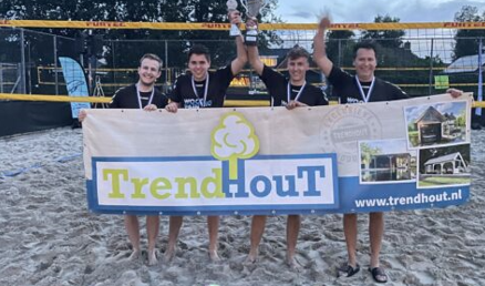 Foto: Woodpainting B.V. wint bedrijvenbeachvolleybaltoernooi 2024