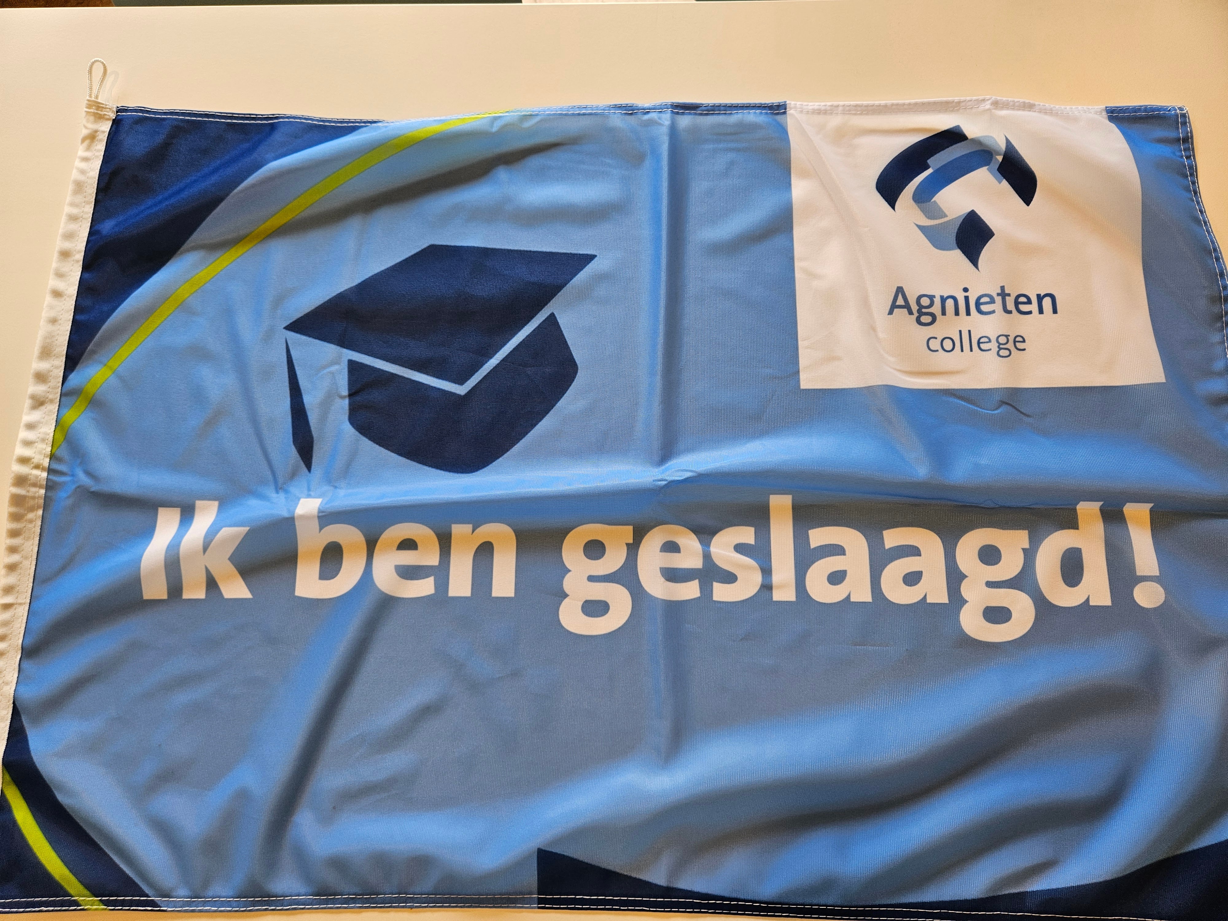 Foto: Hoera! Wij zijn geslaagd!