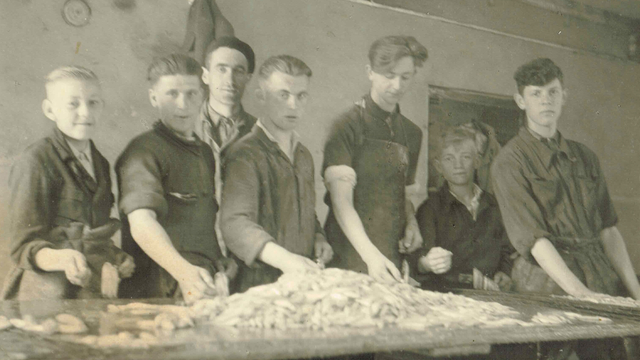 Foto: Arent thoe Boecop ontvangt €50.000 van het Cultuurfonds voor restauratie voormalige palingrokerij