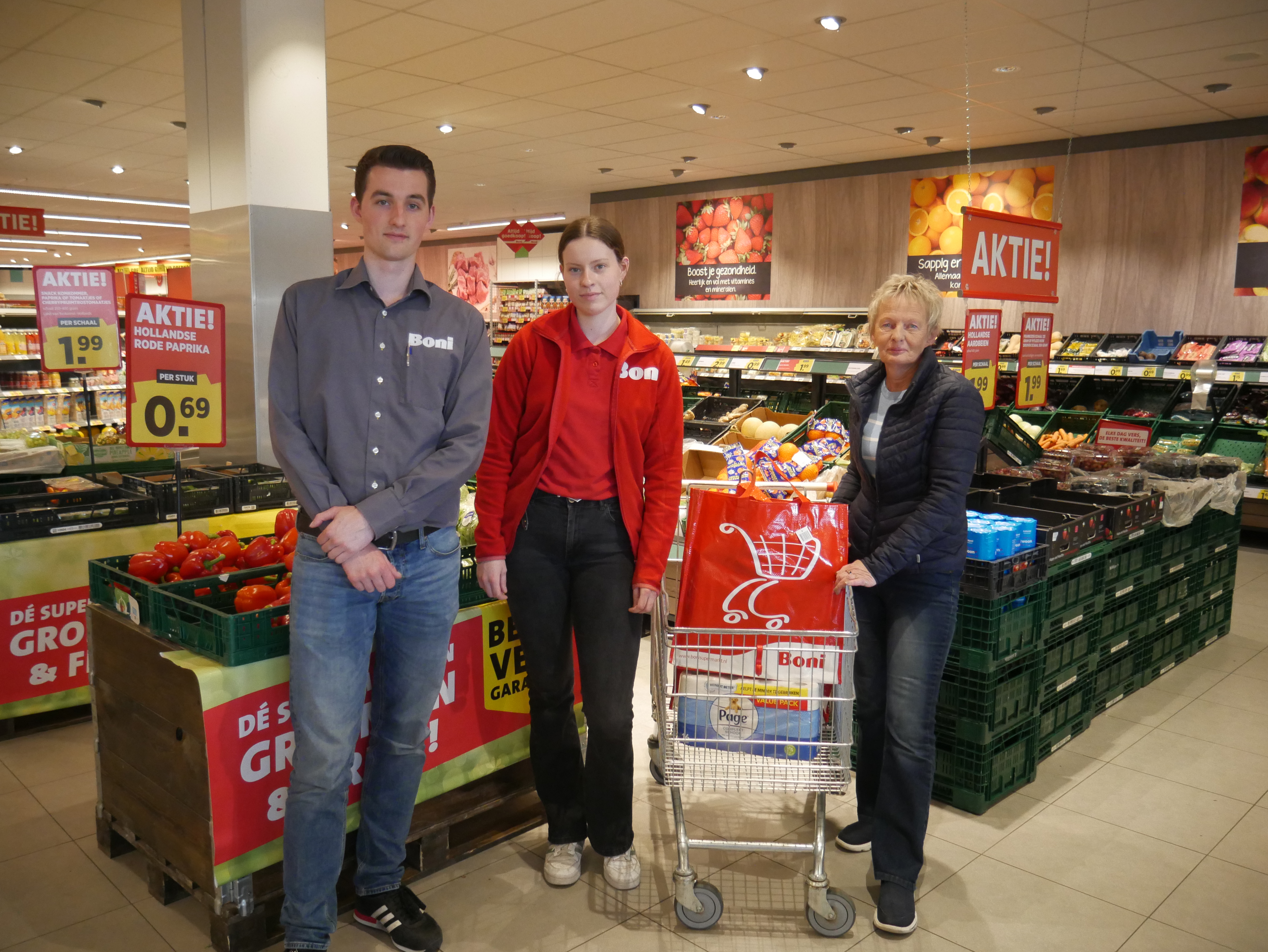 Foto: Gerda Willemsen uit 't Harde wint een minuut gratis winkelen