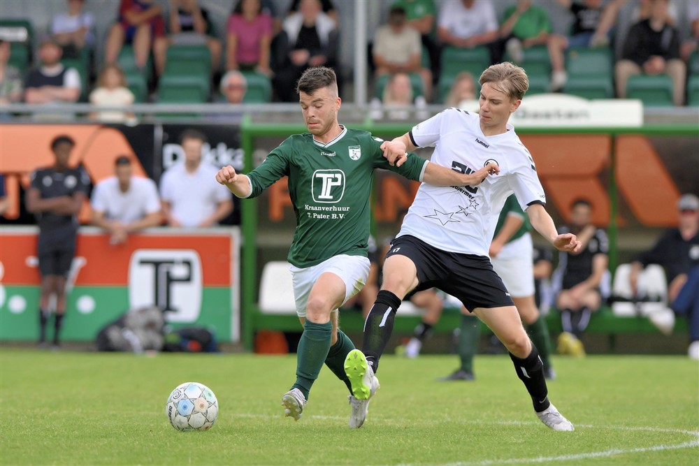 Foto: EFC ’58 pakt eerste overwinning tegen S.V. ’t Harde