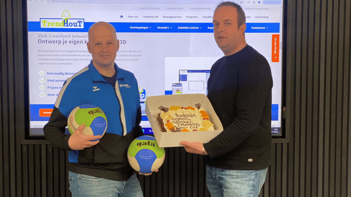 Foto: Trendhout verlengt sponsorovereenkomst beachvolleybaltak Blauw Wit