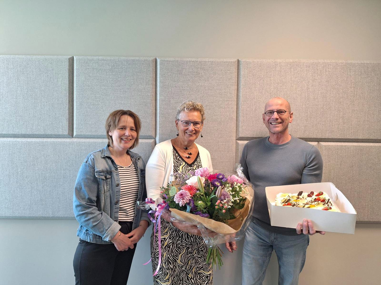 Foto: Jubileum voor Oldebroekse wethouder Liesbeth Vos- van de Weg 