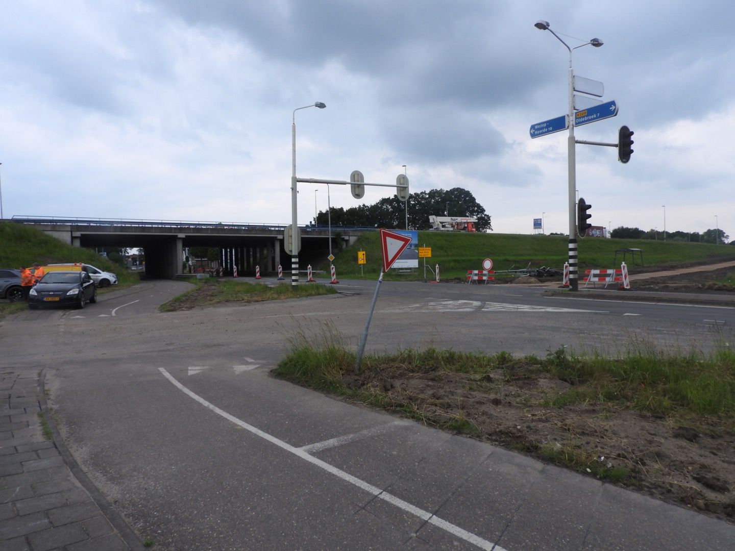 Foto: Wegwerkzaamheden op Zuiderzeestraatweg in Wezep
