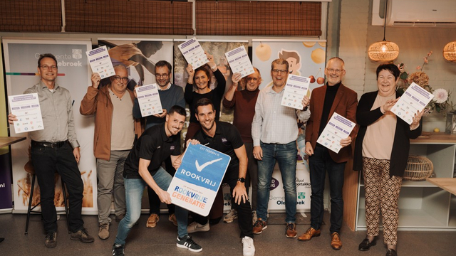 Foto: Sportverenigingen en gemeente Oldebroek sluiten convenant voor gezonde sportomgeving 