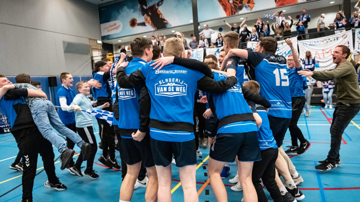 Foto: Feestelijke start competitieseizoen Blauw Wit