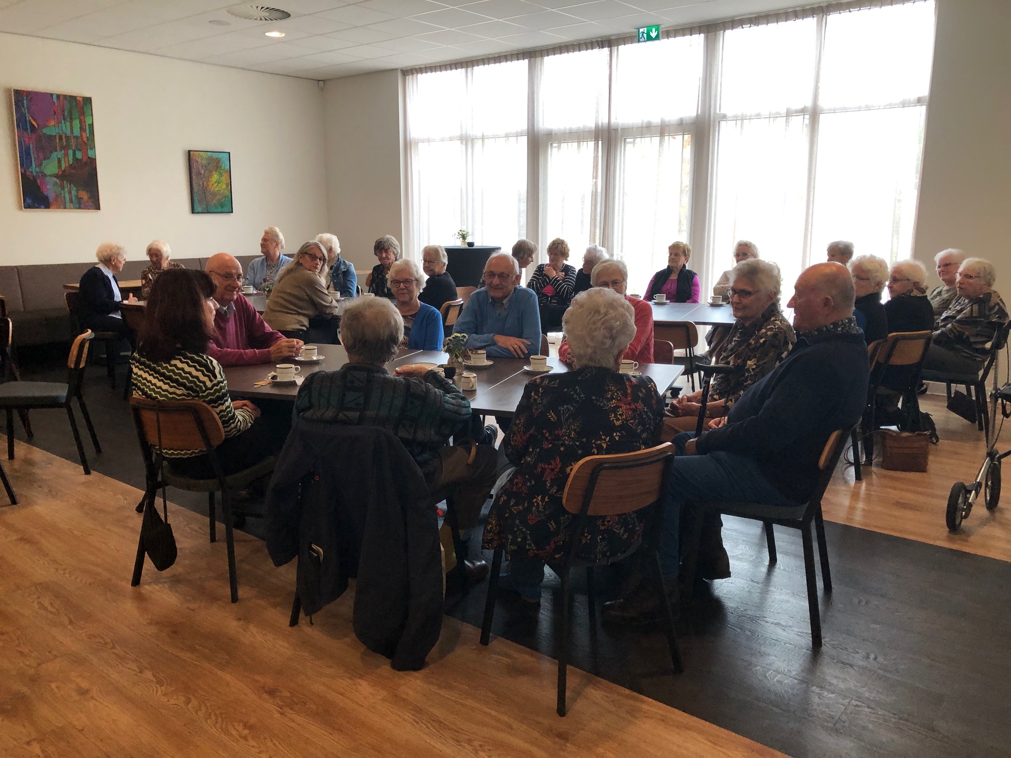 Foto: Drukbezochte seniorenmiddag in Oosterwolde