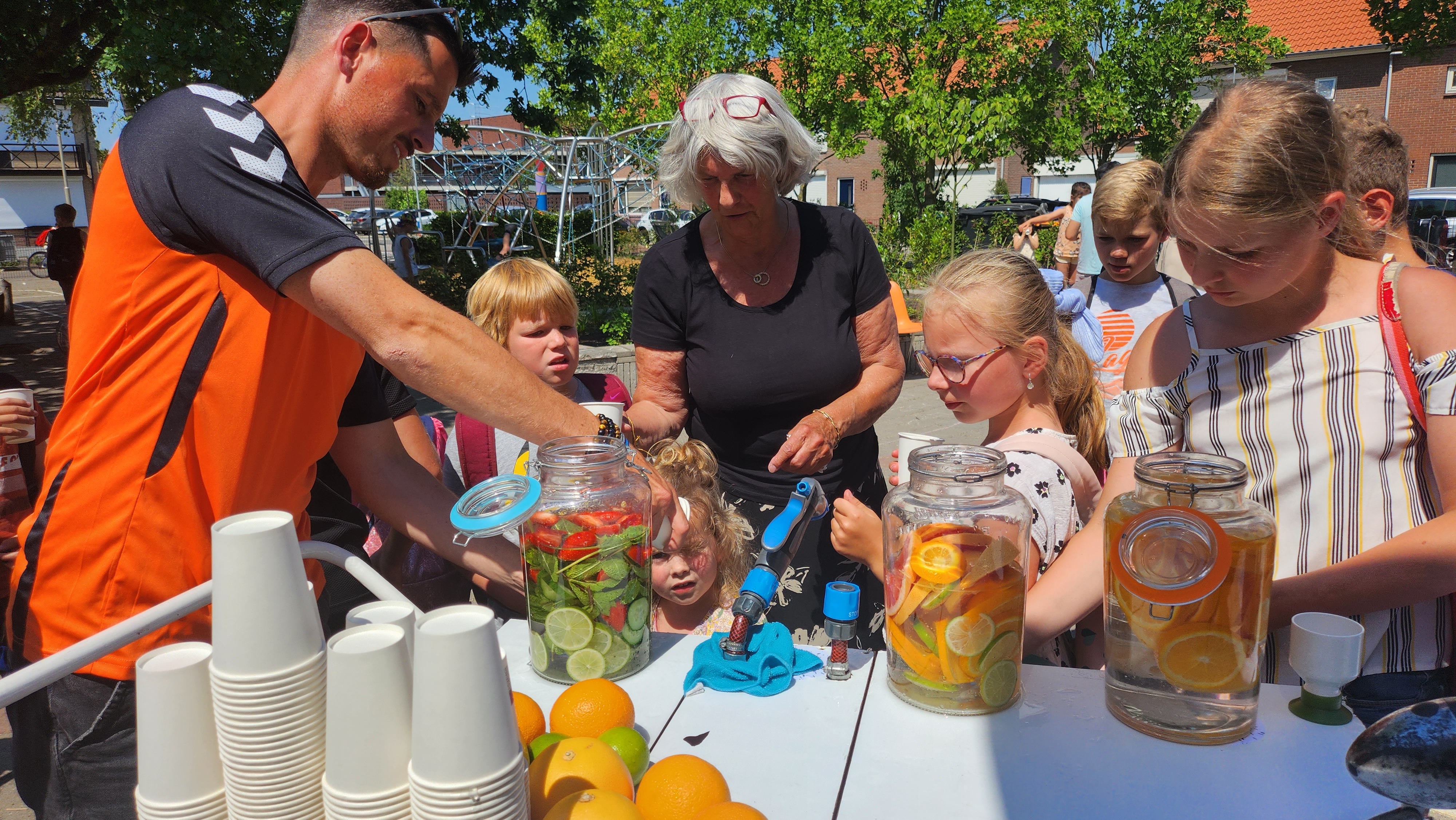 Foto: #7dagenwater Challenge: drink alleen water van 25 september t/m 2 oktober