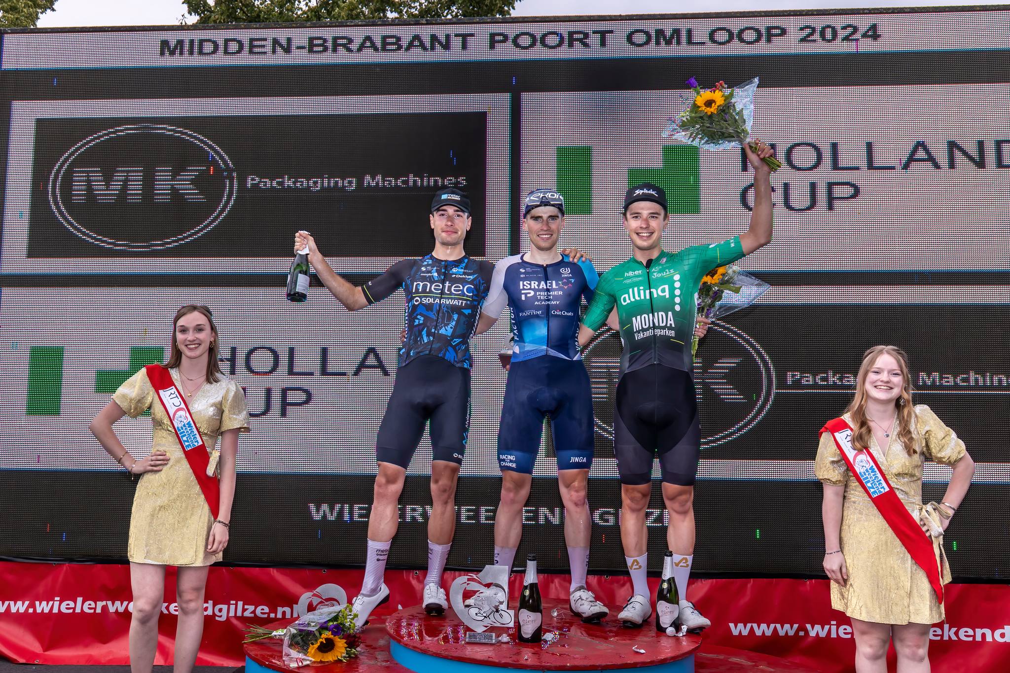Foto: Tijn Louwersen van WV de IJsselstreek op het podium in Gilze