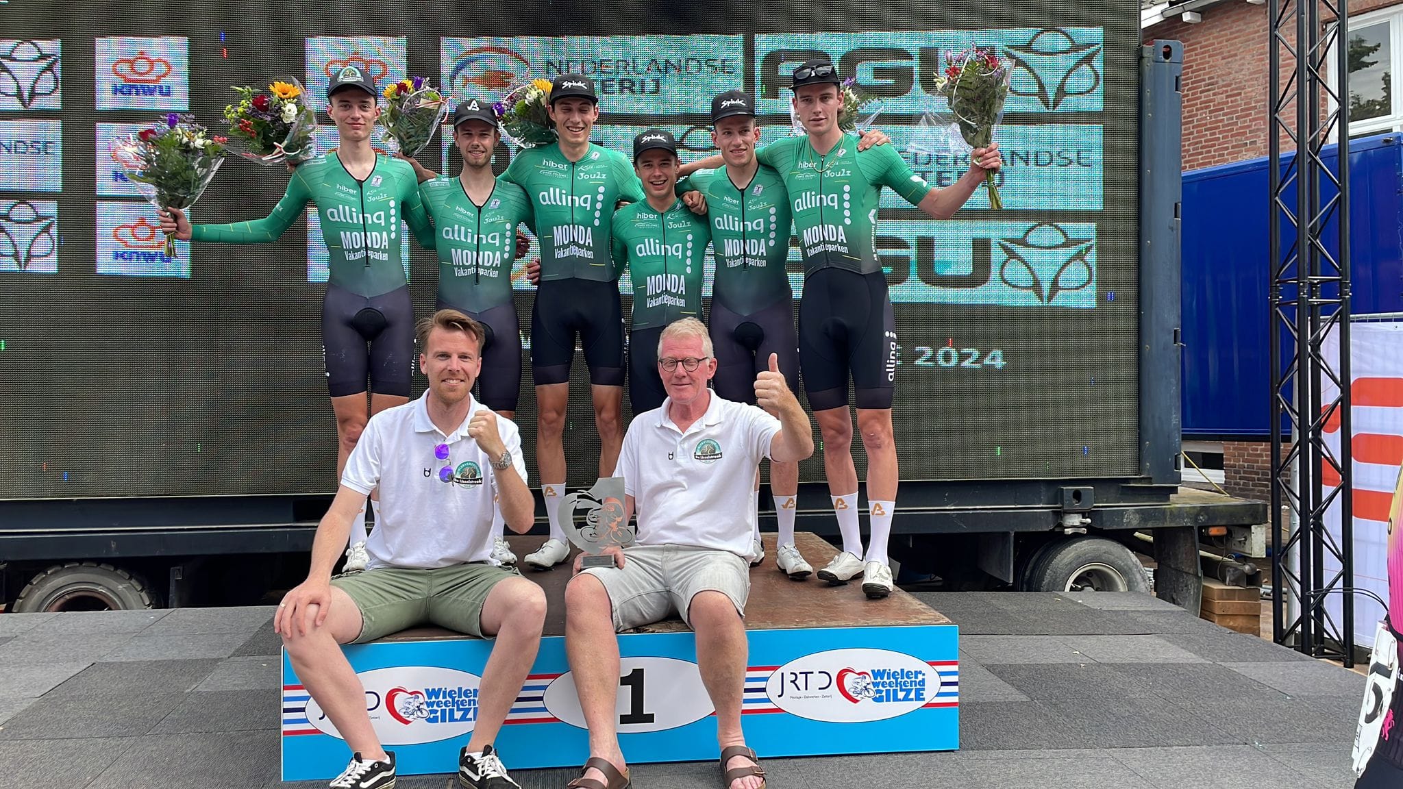 Foto: WV de IJsselstreek wint de ploegentijdrit in de AGU  Clubcompetitie