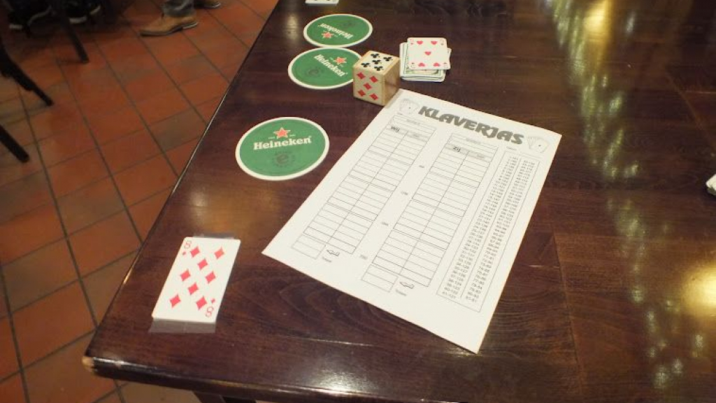 Foto: Prijswinnaars klaverjassen  S.V. 't Harde