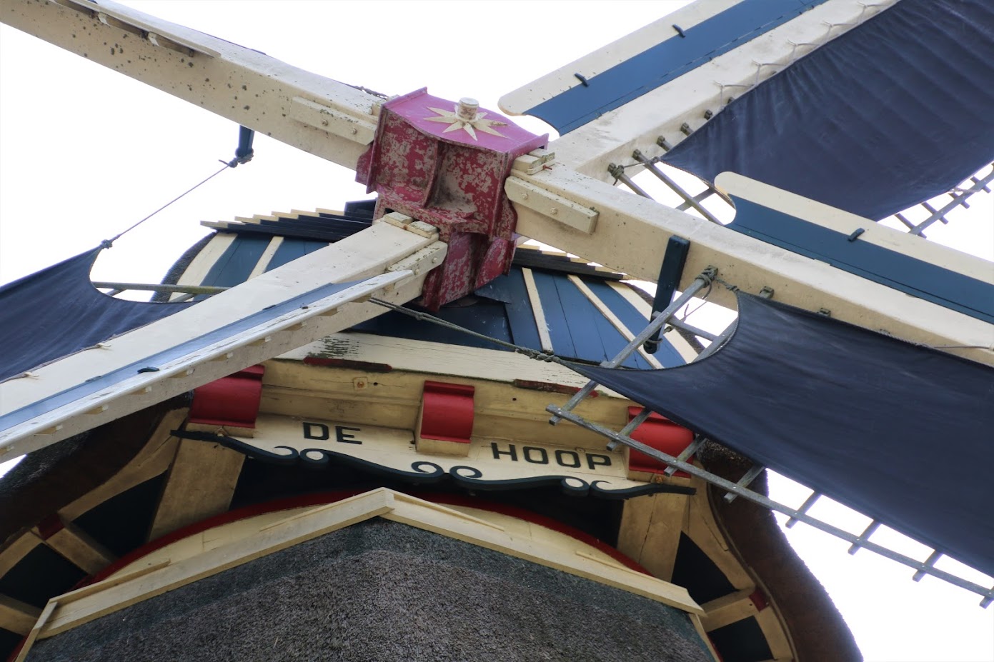 Foto: Even uitwaaien bij Molen De Hoop in Oldebroek