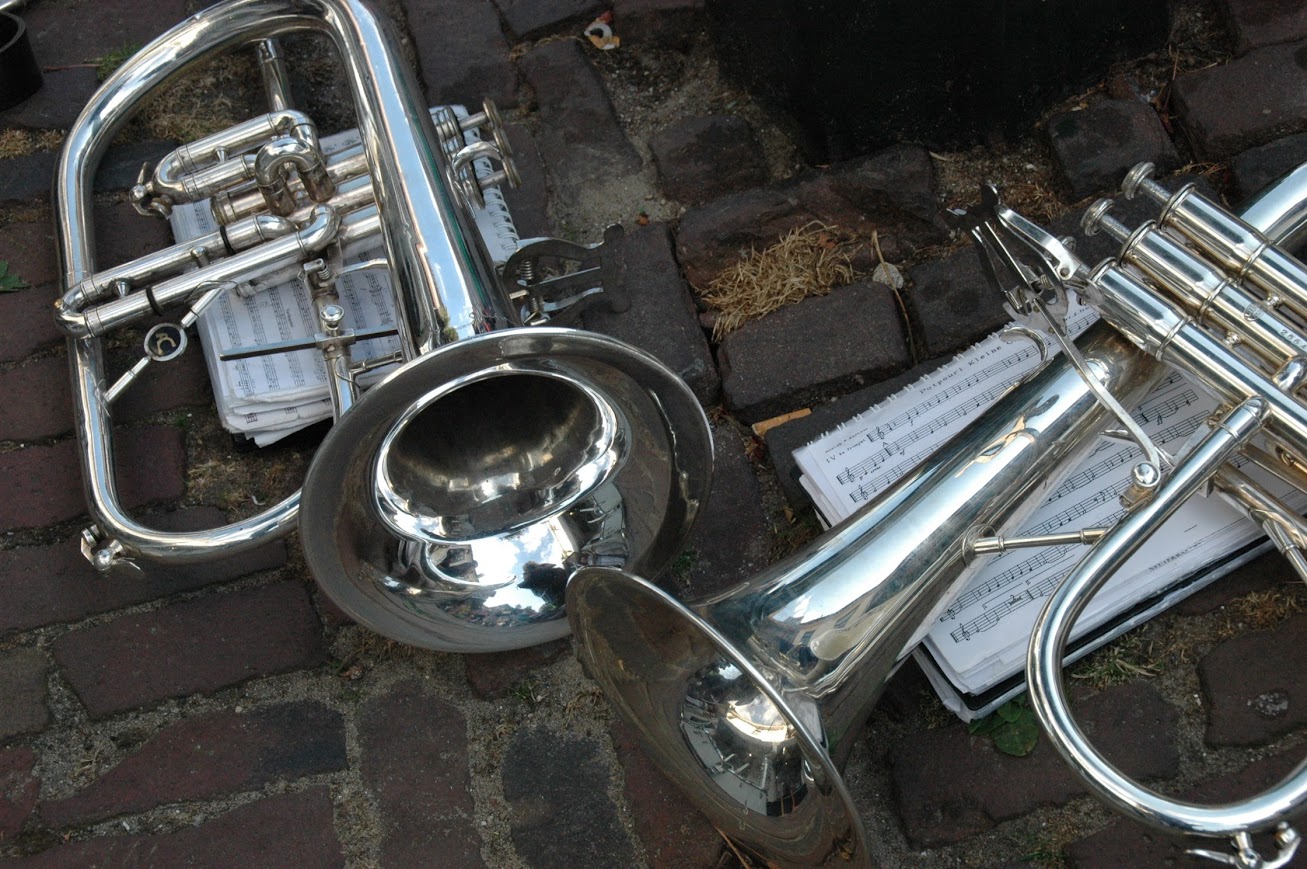 Foto: Gesprek met Hennie Hop over de concerten van het Veluws Senioren Orkest (VSO)