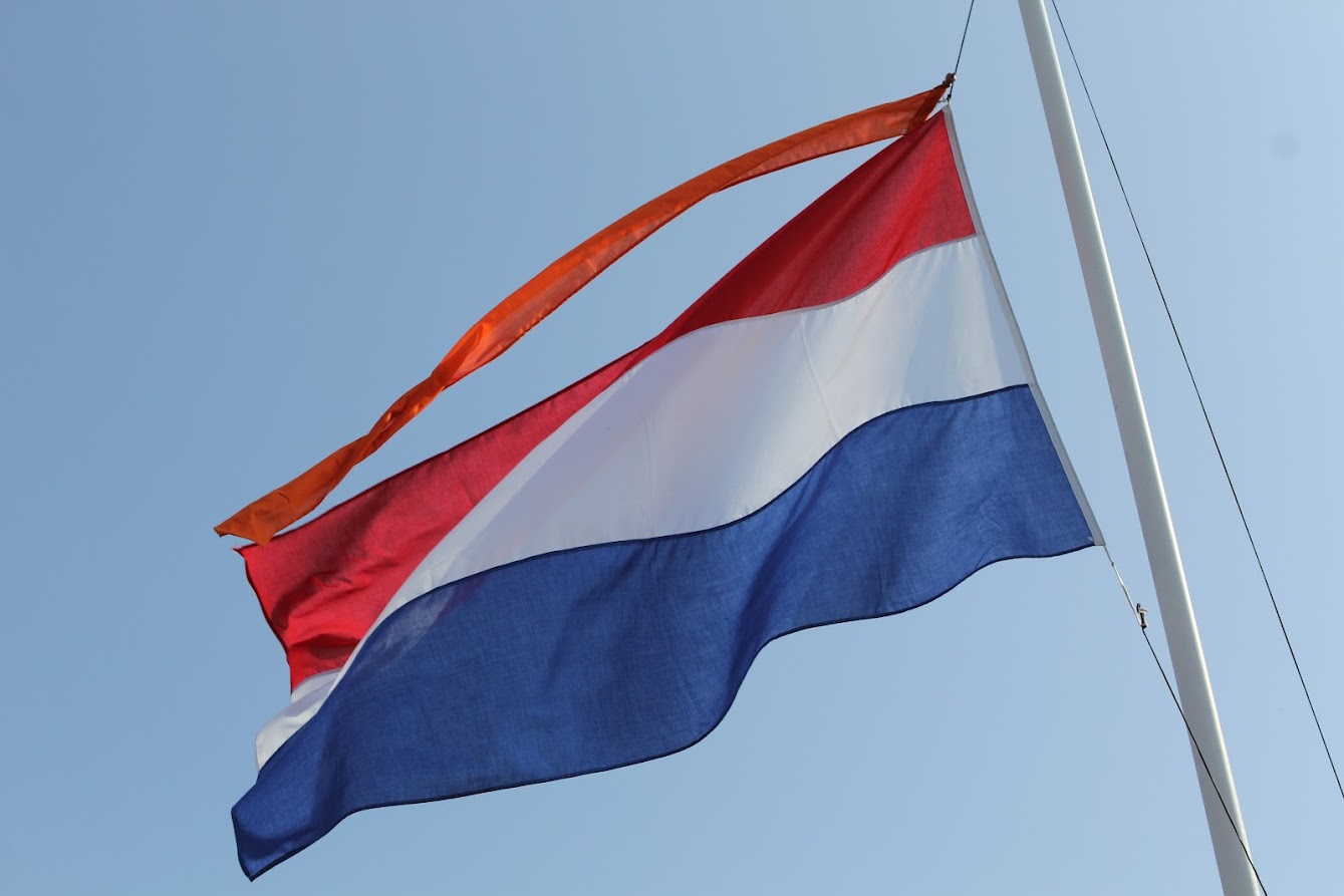 Foto: De vlag uit op 4 en 5 mei? Dit zijn de richtlijnen