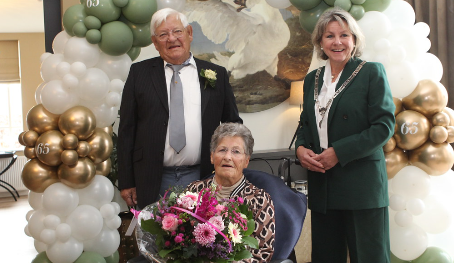 Foto: Briljanten huwelijk echtpaar Van Beek – Borgmeijer  uit Wezep