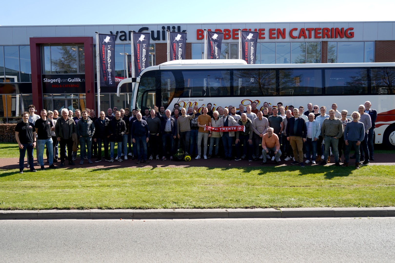 Foto: Geslaagde sponsortrip VSCO’61 naar FC Twente