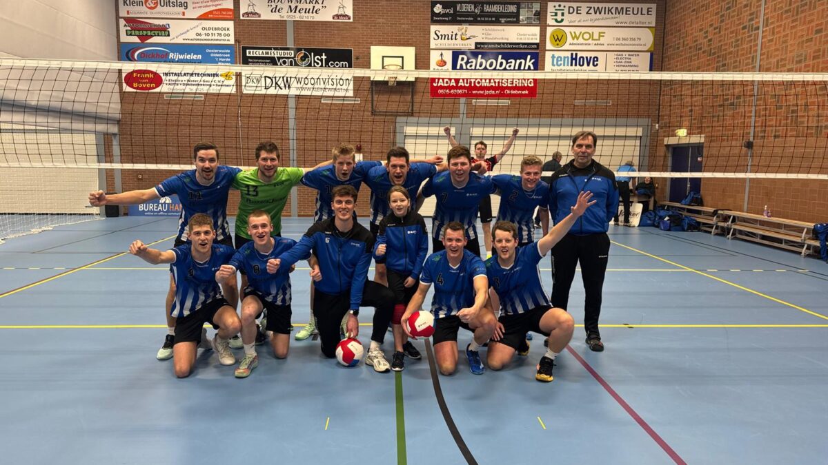 Foto: Blauw Wit walst over Flash heen