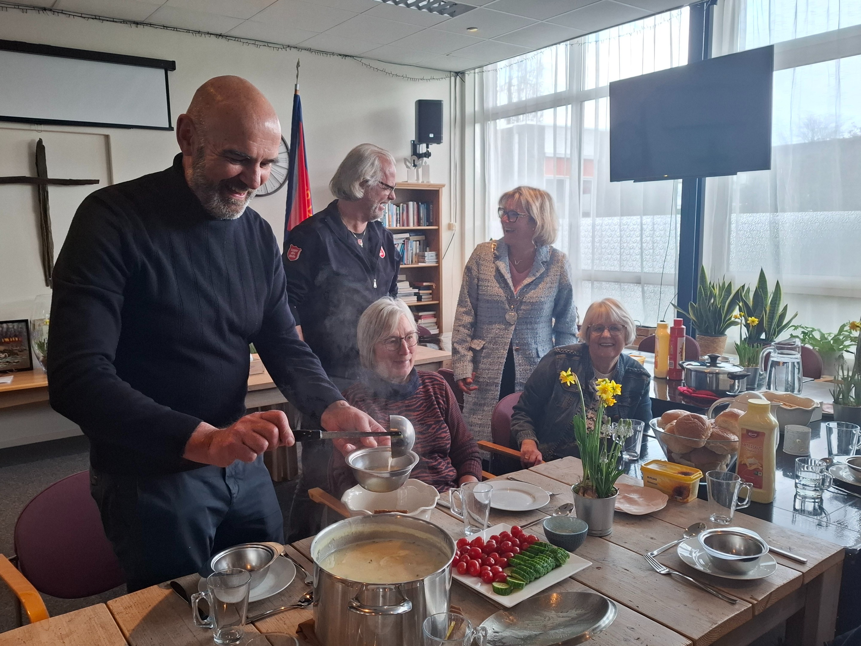 Foto: College Oldebroek zet zich in tijdens NLdoet