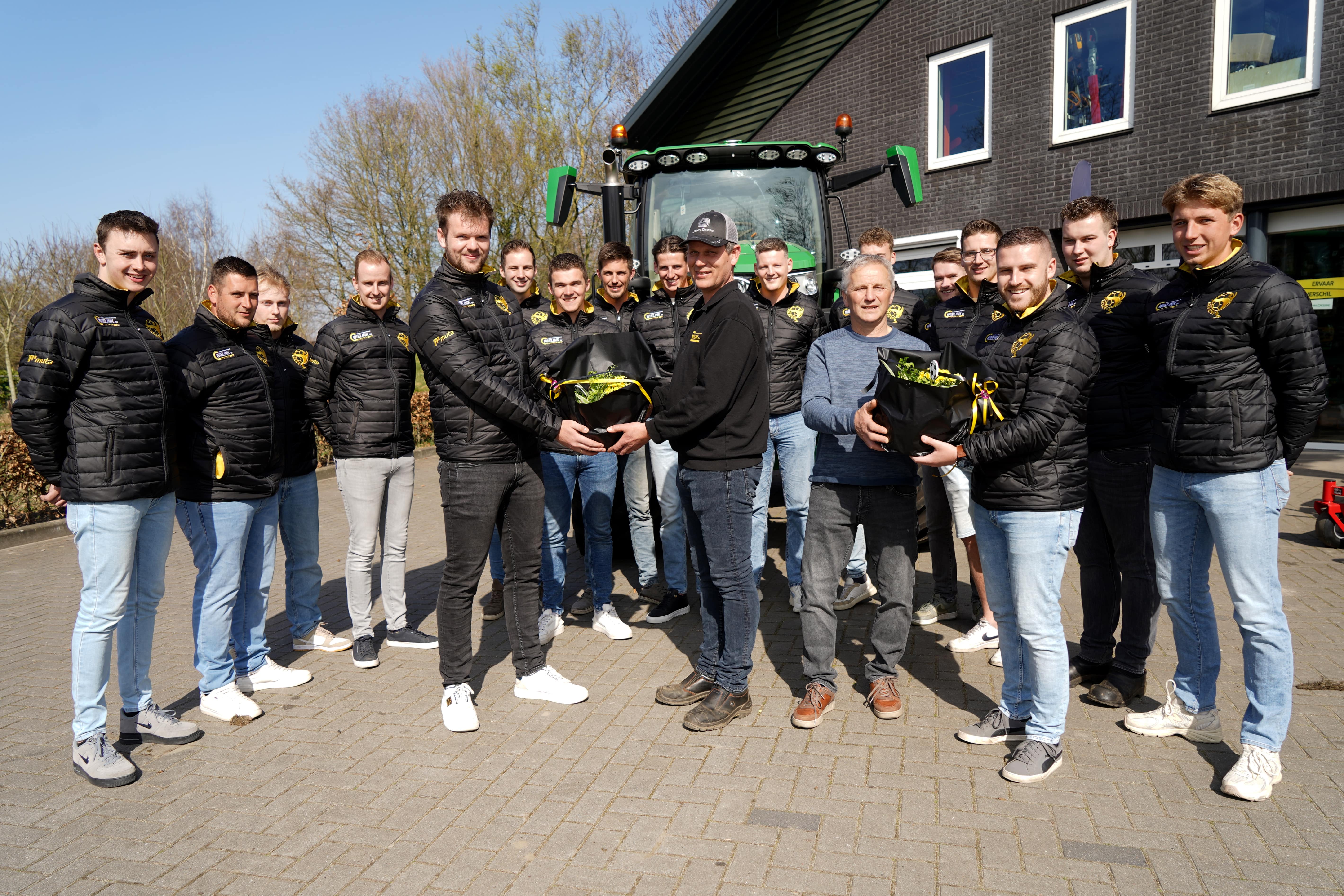 Foto: LMB Wielink Oosterwolde sponsort presentatiejassen VSCO’61-5