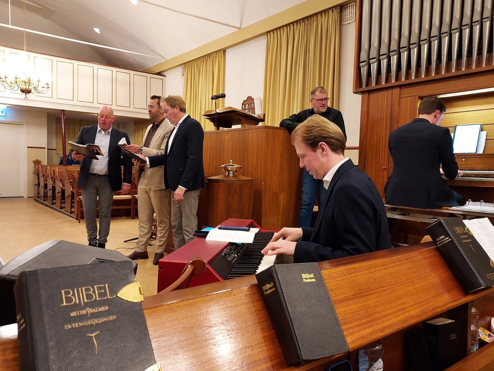 Foto: Drukbezochte CVO sing-in in Maranathakerk van ‘t Loo